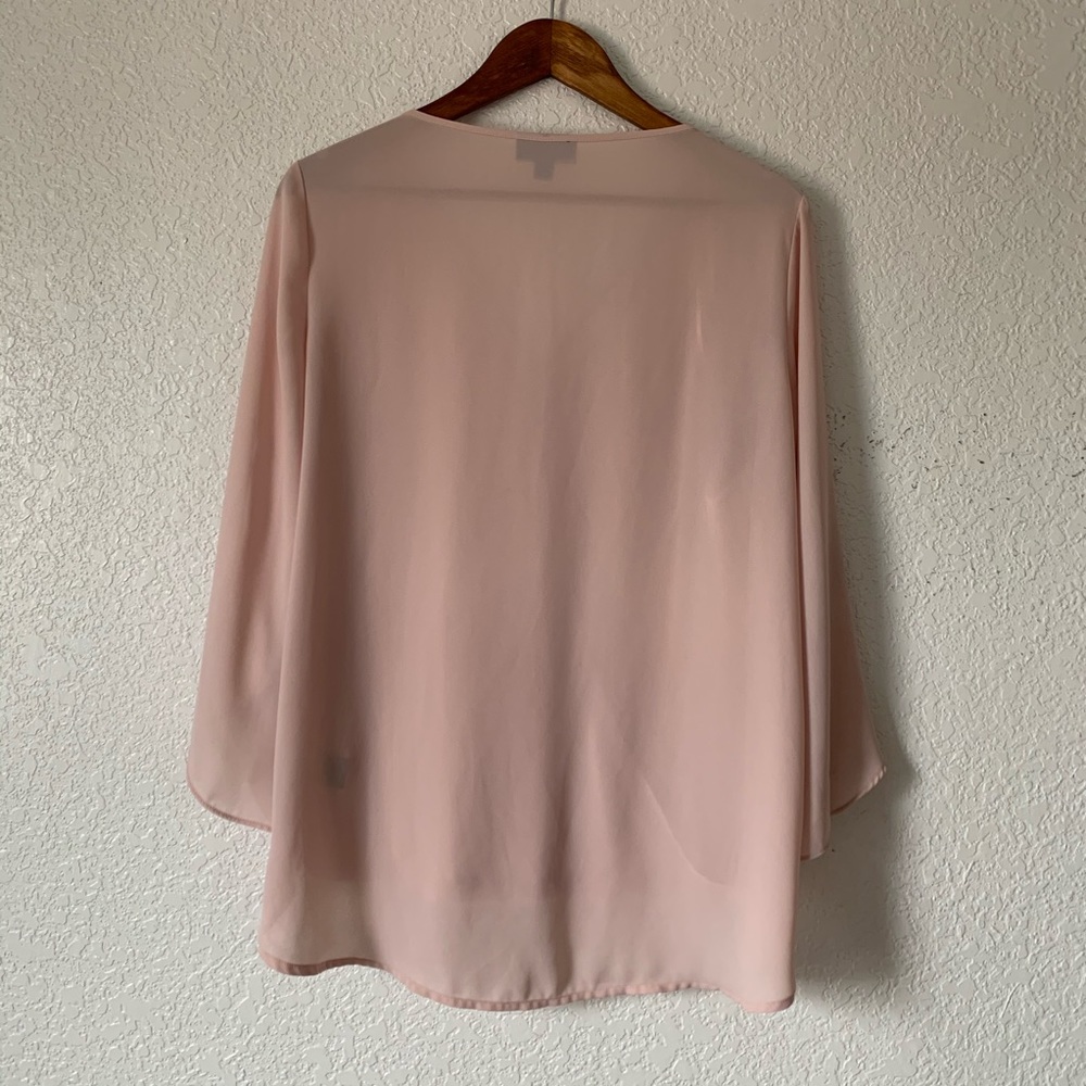 BOLD ELEMENTS pale pink slit sleeve v-neck size L - Picture 9 of 14